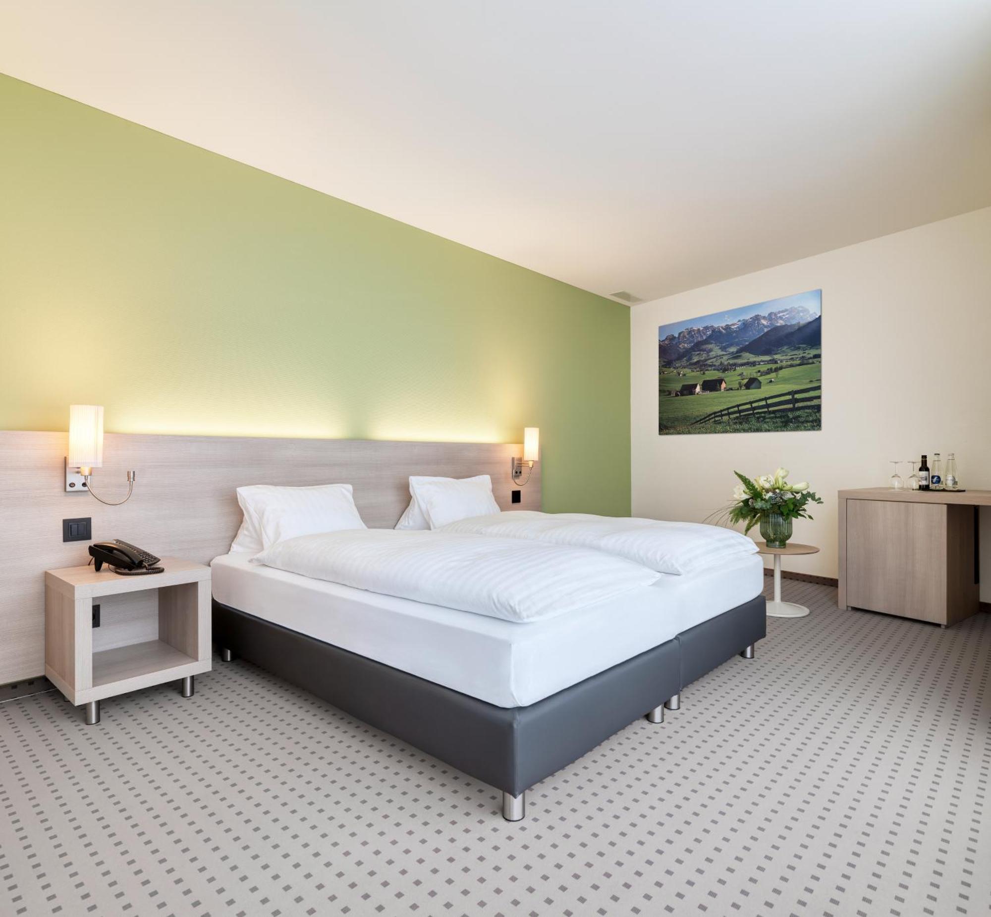 Eastside Hotel 3*